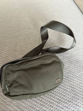 lululemon athletica everywhere Belt Bag